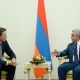 Глава МИД Австрии в Ереване выразил надежду на мирное решение проблемы Карабаха и раскритиковал Баку за репрессии