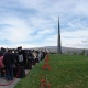 С раннего утра начался нескончаемый поток людей к мемориалу жертв Геноцида армян