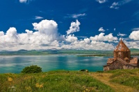 Армянский Севан оказался в топ-5 курортов СНГ, популярных у россиян